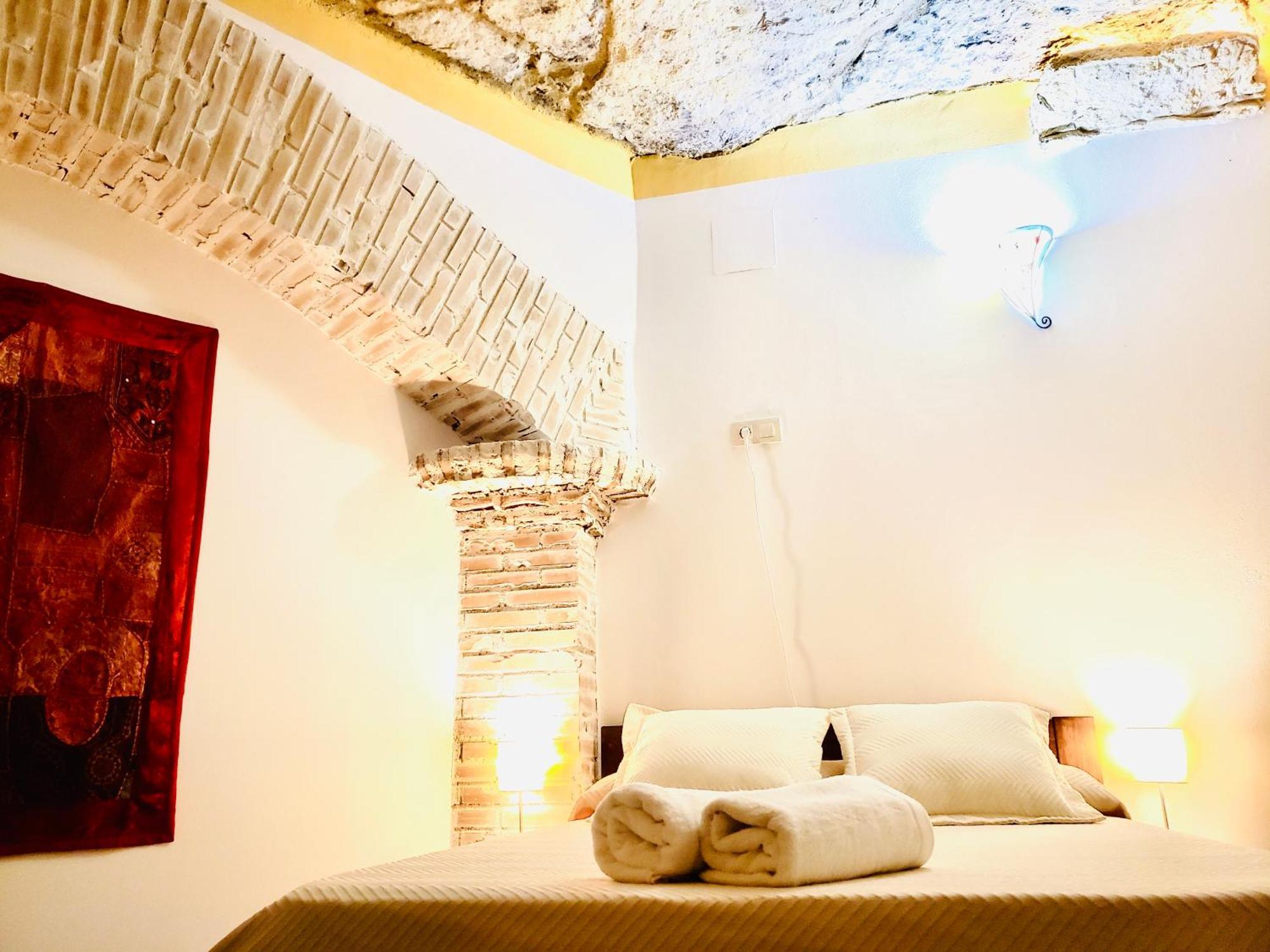 Casa Rural Cueva El Nido Casas de Fernando Alonso Exterior foto